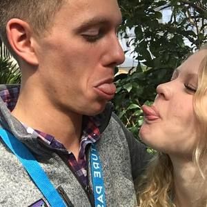 Meet your Posher, Carley